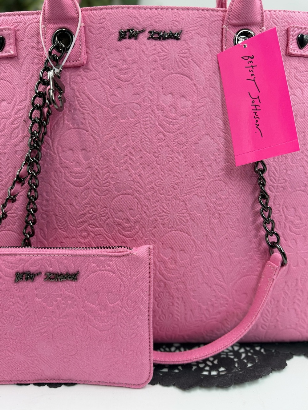 betsey johnson viral pink embossed skull floral tote bag w pouch - Picture 2 of 7
